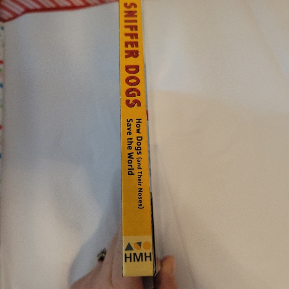 Sniffer Dogs : How Dogs (and Their Noses) Save the World by Nancy F. Cas… - Picture 6 of 6